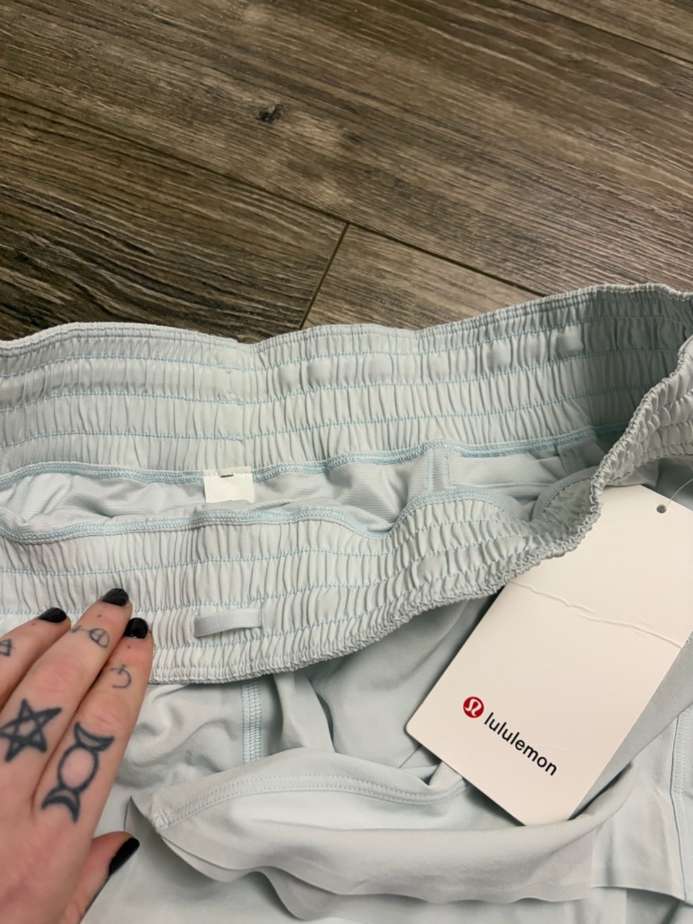 NWT Lululemon Shake It Out High-Rise Running Short 2.5" (Ocean Air) Size XL - Picture 9 of 10
